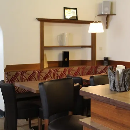 Alpenhotel 2* 厄茨