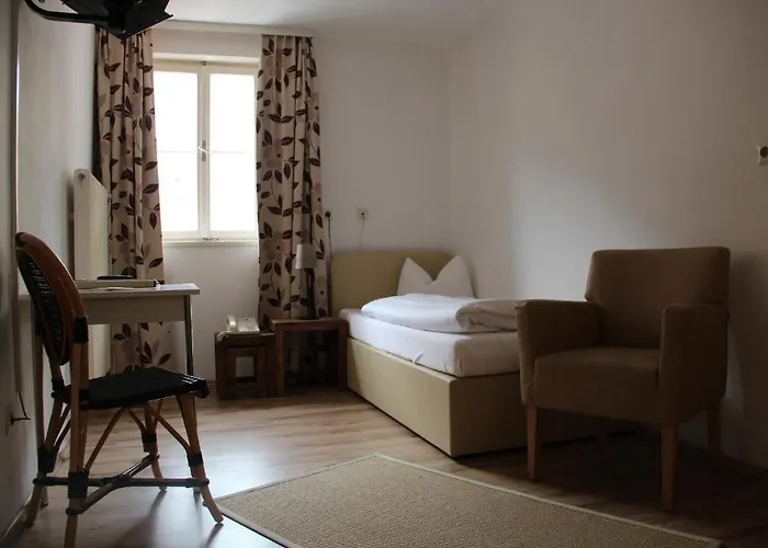 호텔 Alpenhotel 2*